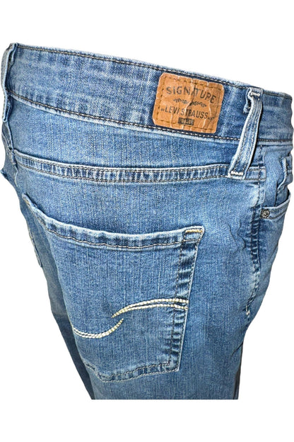 Signature by Levi Strauss Totally Shaping Straight Jeans